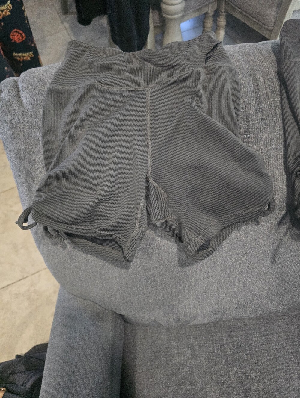 flag nor fail Black Ruched Active Shorts - Picture 3 of 5